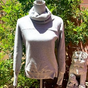 Alo yoga turtleneck long sleeve light grey size x small